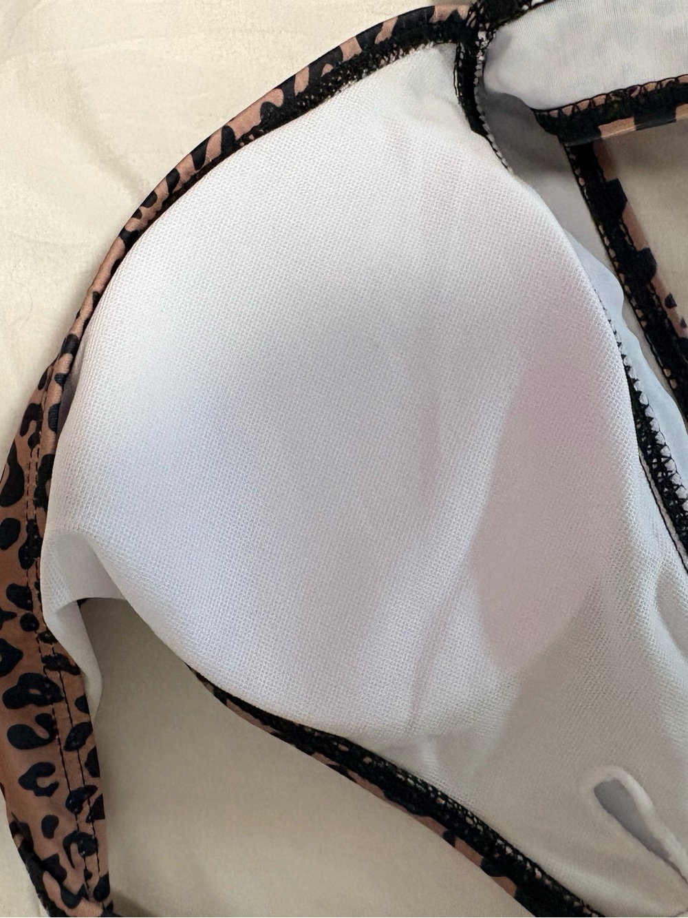 NWT Halara leopard print deep V-neckline bikini top. Size Medium - Picture 7 of 7